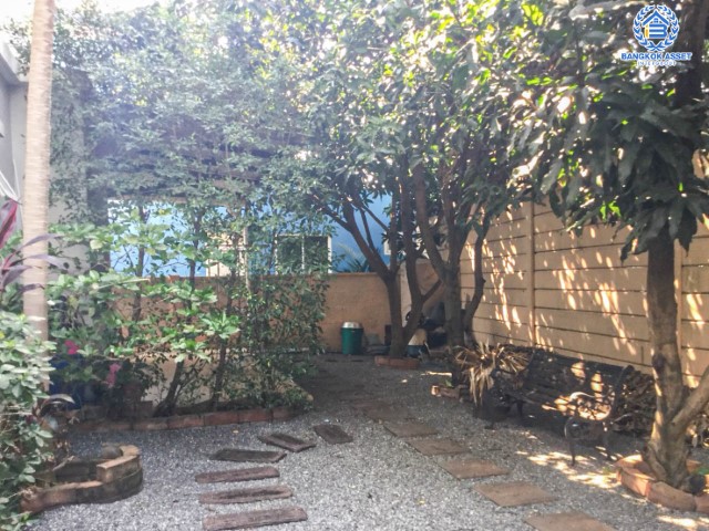 บ้านเดี่ยวมือสองย่านนนทบุรี ม.พฤกษาวิลเลจ28 บางใหญ่-กาญจนาฯ เนื้อที่กว้างขวางมากถึง 58.60 ตร.ว. ฟังก์ชัน 3 ห้องนอน 2 ห้องน้ำ ที่จอดรถ 1 คัน  แถมฟรี! เครื่องปรับอากาศ 3 เครื่อง บนทำเลเดินทางสะดวก ใกล้รถไฟฟ้าสายสีม่วง "สถานีตลาดบางใหญ่" และทางด่วน "กาญจณาภิเษก"